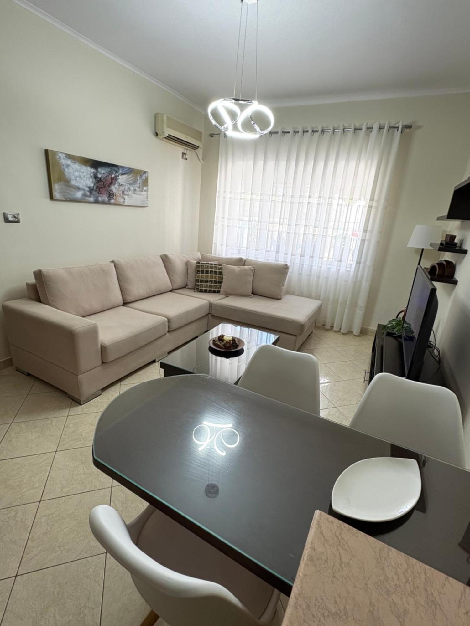 Sofia'S Modern Apartment Gjirokastër Esterno foto