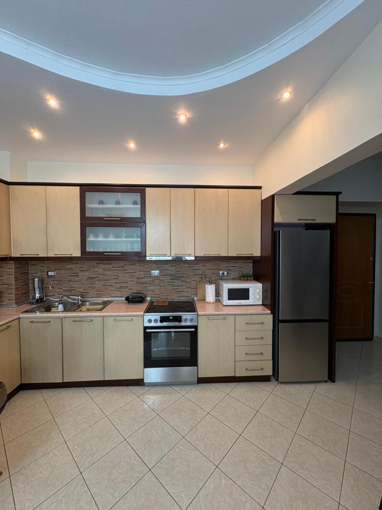 Sofia'S Modern Apartment Gjirokastër Esterno foto